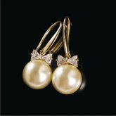 BRINCO PÉROLA COM LACINHO DE ZIRCÔNIA